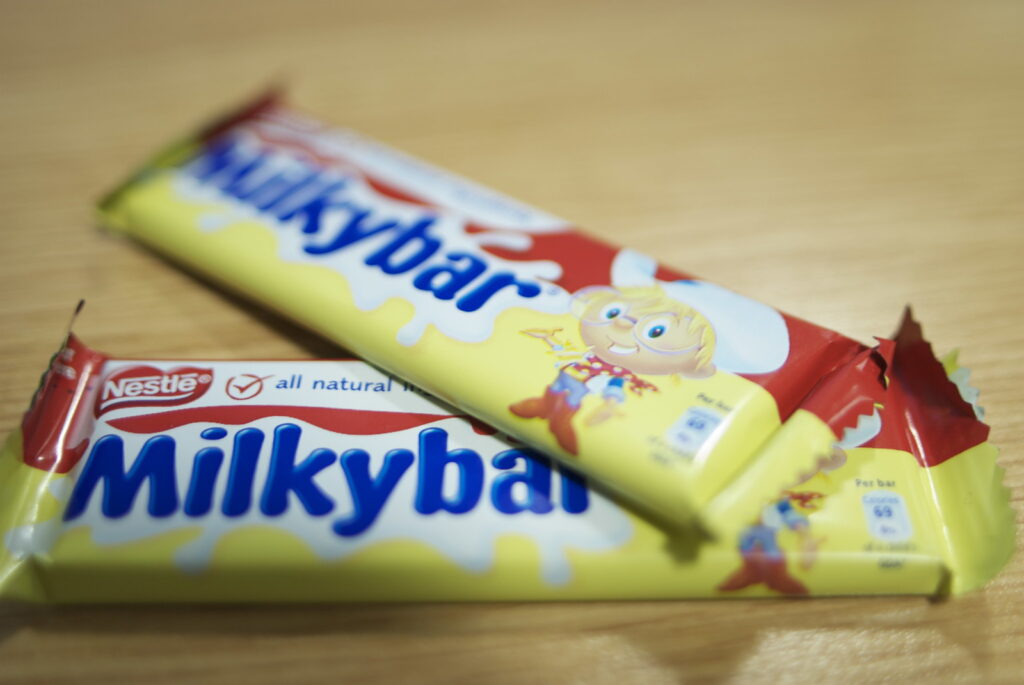 Milkybar White Chocolate Buttons (30g × 48 Bags): Creamy, Fun and Perfect for Sharing